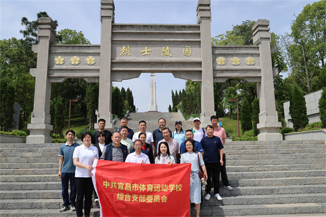 �����뵱������У���Ͽ�չ���⵳��